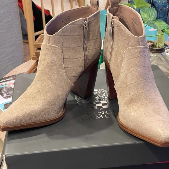 Vince Camuto x Almost Ready Winndie Heeled Boots in Truffle Taupe in box - Picture 6 of 11
